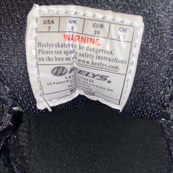 Heelys (Size 7 boys) - Picture 3 of 6